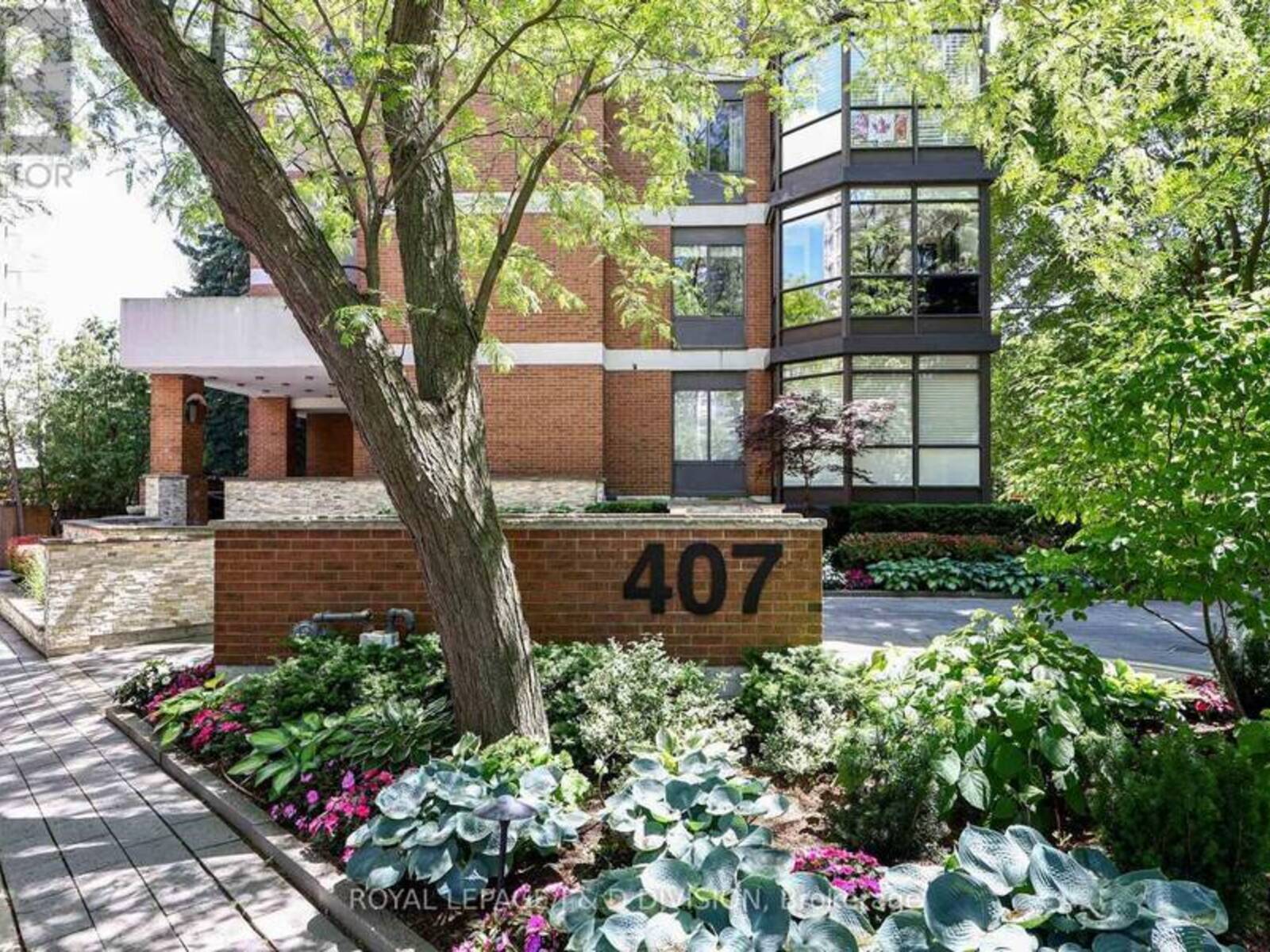 401 - 407 WALMER ROAD, Toronto, Ontario M5R 3N2