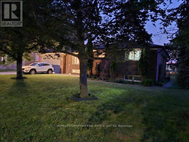 92 BOND CRESCENT Richmond Hill Ontario, L4E 3K7 - 5 Bedrooms Home For Sale