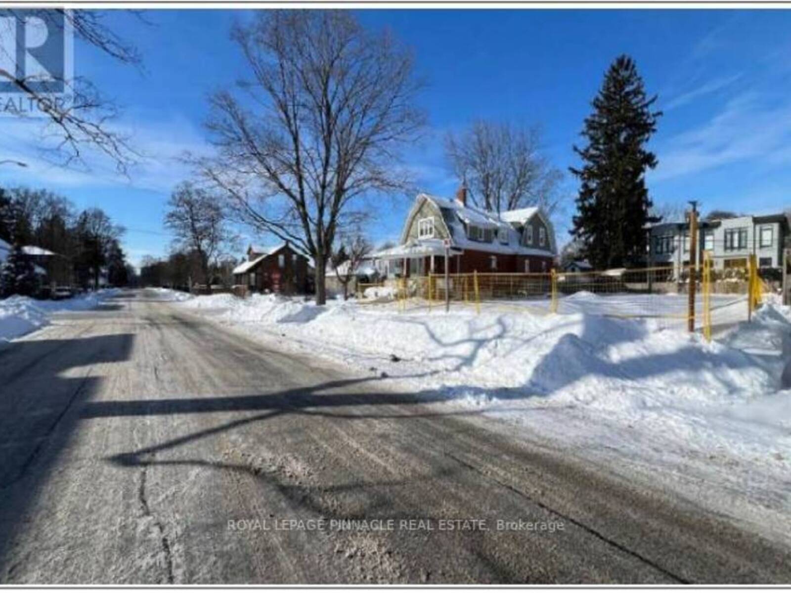 52 FOREST AVENUE, Mississauga, Ontario L5G 1L2