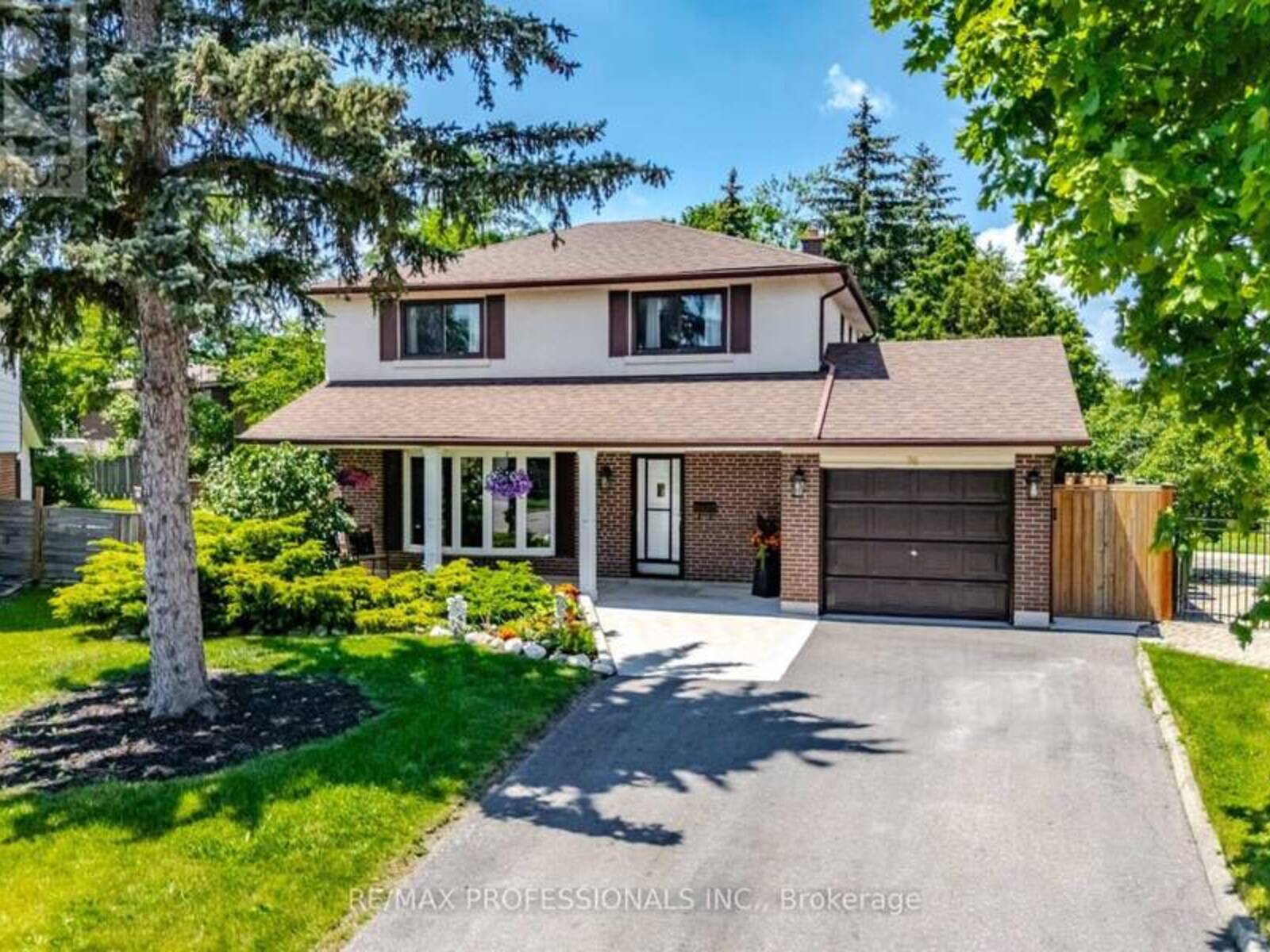 74 RINGWAY CRESCENT, Toronto, Ontario M9W 1X4