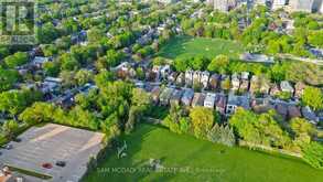 690 ORIOLE PARKWAY | Toronto Ontario | Slide Image Forty