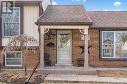 153 THE GREENWAY WAY | Cambridge Ontario | Slide Image Three
