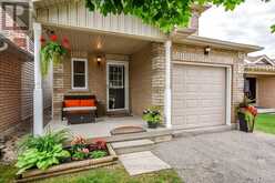 37 JULIA CRESCENT | Orillia Ontario | Slide Image Two