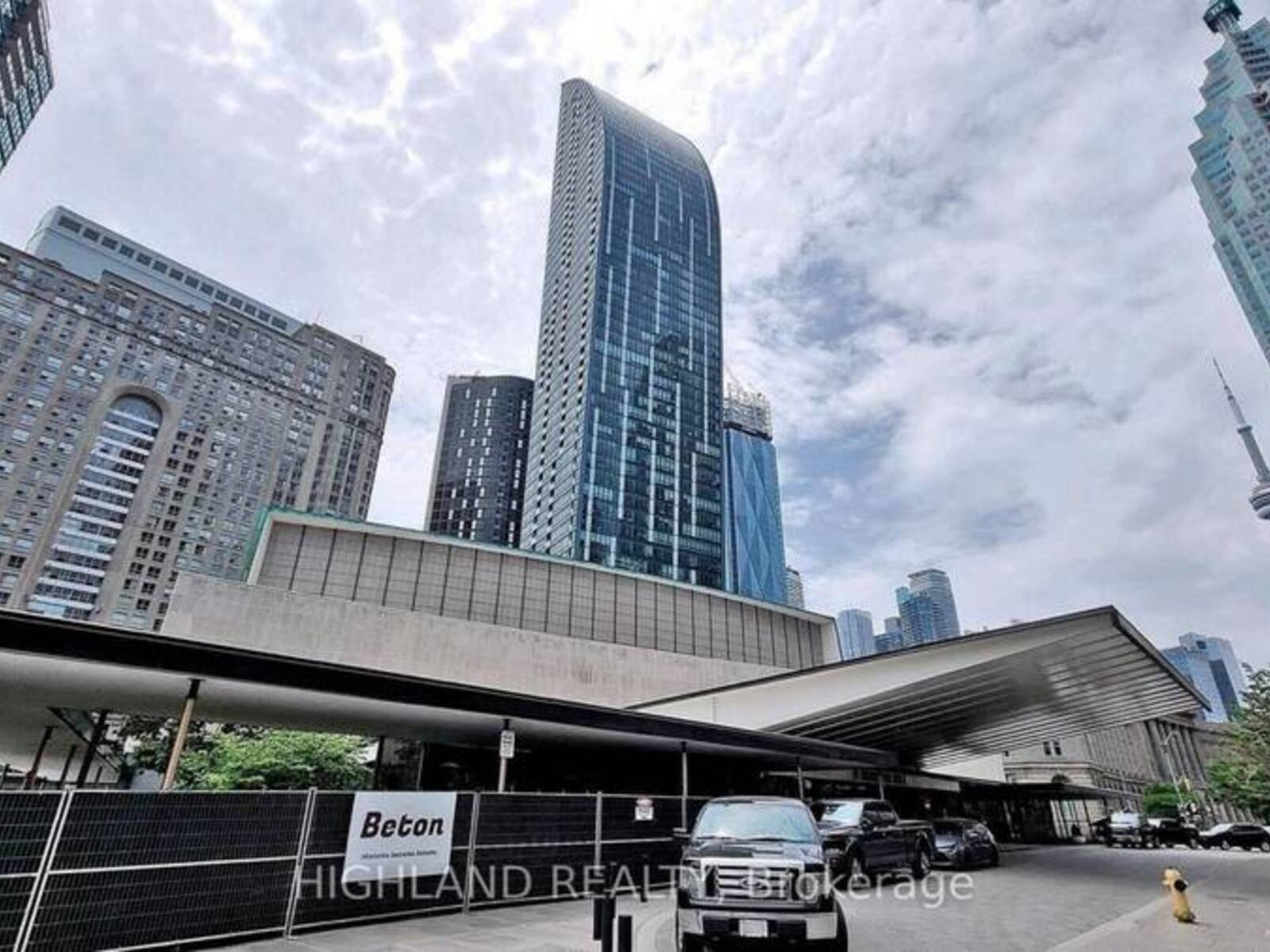 2506 - 8 THE ESPLANADE, Toronto, Ontario M5E 0A6