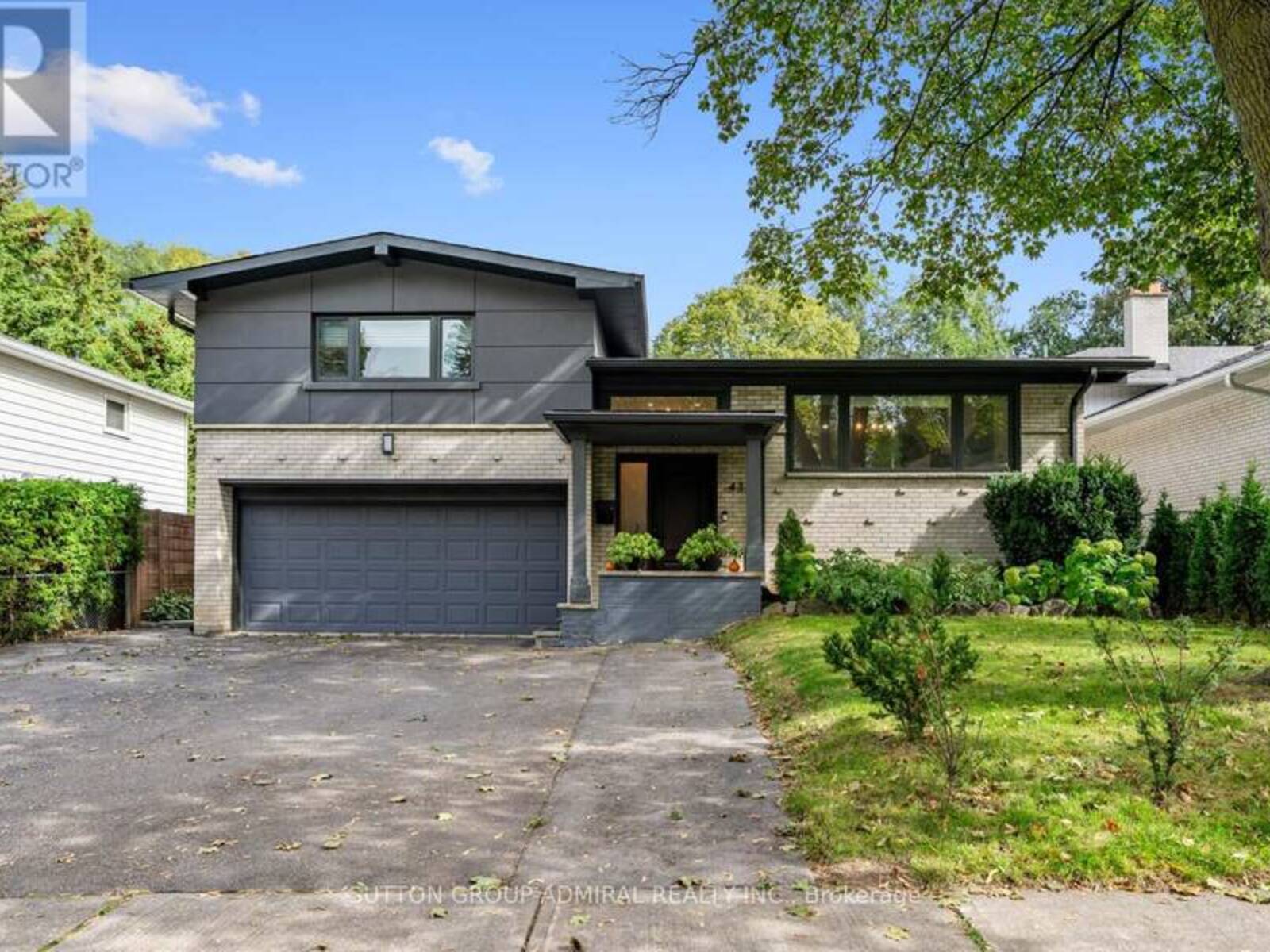 41 WATERFORD DRIVE, Toronto, Ontario M9R 2N5