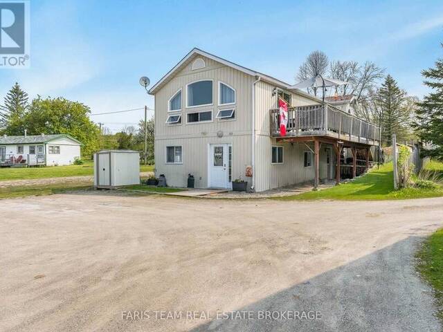5632 PENETANGUISHENE ROAD Elmvale Ontario, L0L 1P0 - 3 Bedrooms Waterfront Home For sale