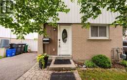 7 HILLPARK TRAIL | Brampton Ontario | Slide Image Five
