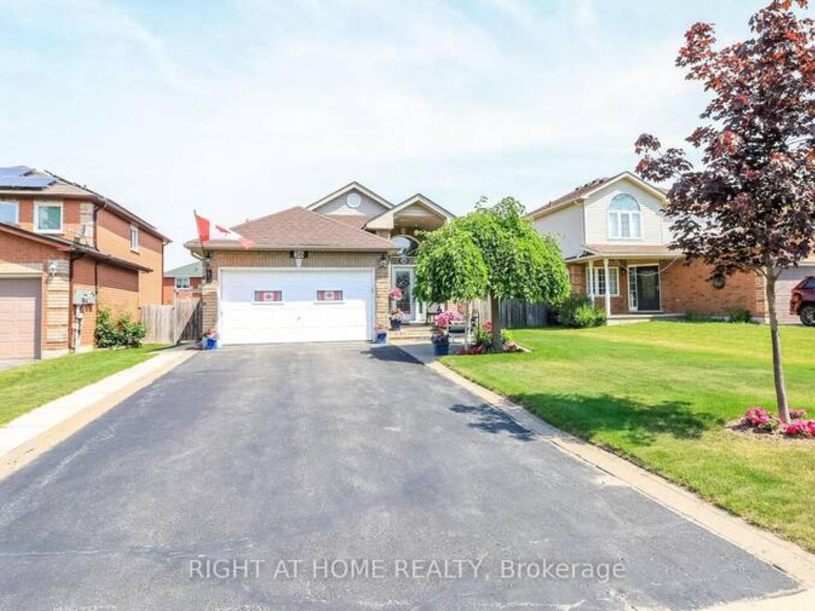 36 BENJAMIN LANE, Barrie, Ontario L4N 0S2