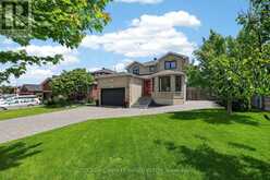 35 FARMSTEAD CRESCENT | Barrie Ontario | Slide Image One