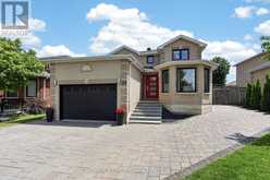35 FARMSTEAD CRESCENT | Barrie Ontario | Slide Image Three