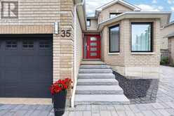 35 FARMSTEAD CRESCENT | Barrie Ontario | Slide Image Four