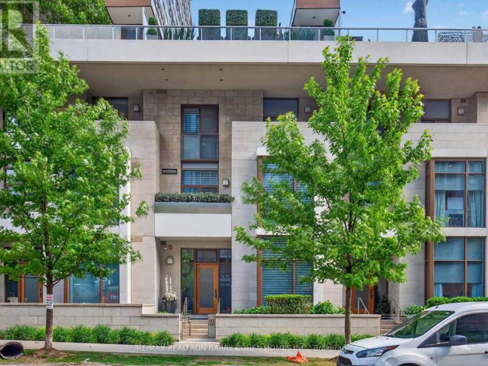 133 PEARS AVENUE, Toronto, Ontario M5R 1T3