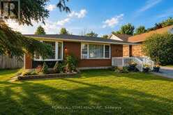 340 WALTER DRIVE | Georgina Ontario | Slide Image Two