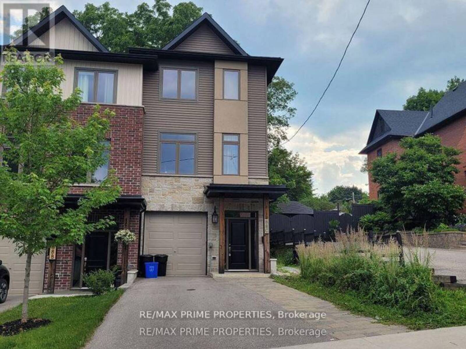 88C CLAPPERTON STREET, Barrie, Ontario L4M 3G2
