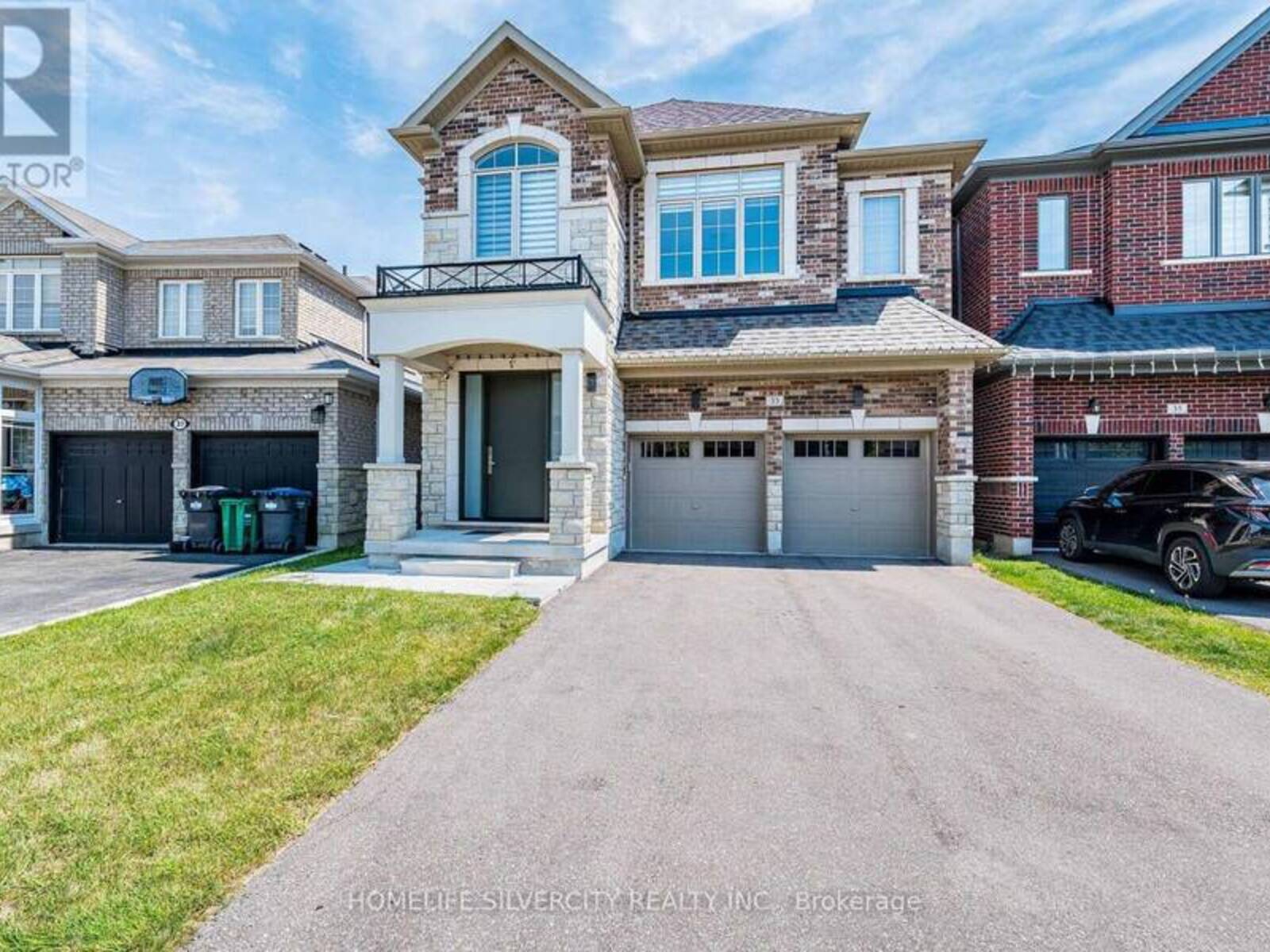 33 RAINBROOK CLOSE, Brampton, Ontario L6R 0Y9