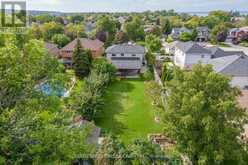 42 RICHMOND CRESCENT | Hamilton Ontario | Slide Image Sixteen