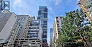 3211 - 7 GRENVILLE STREET | Toronto Ontario | Slide Image Two
