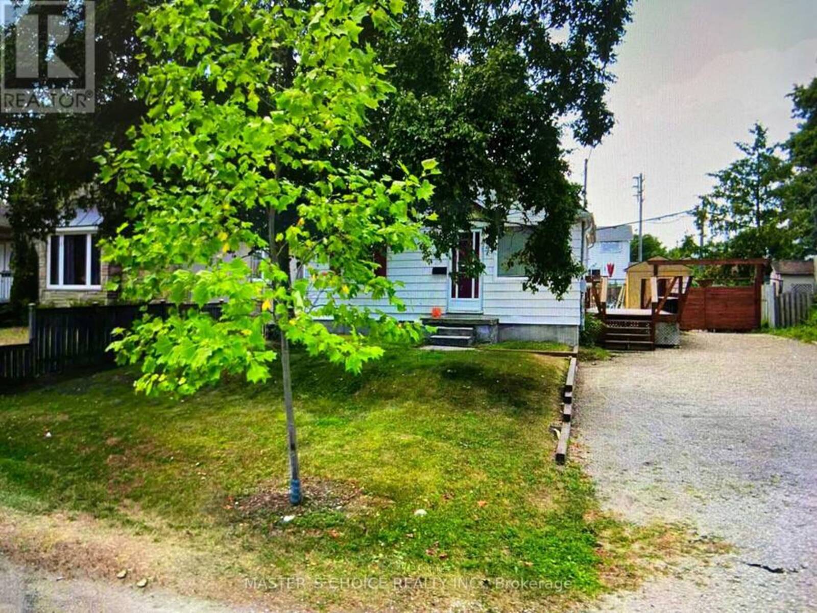 32 AMIENS ROAD, Toronto, Ontario M1E 3S6