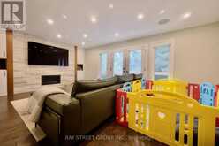 22 THURGATE CRESCENT | Markham Ontario | Slide Image Four