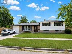 1 GROVENEST DRIVE Toronto Ontario, M1E 4J2