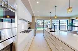28 DUNSMORE GARDENS | Toronto Ontario | Slide Image Twelve