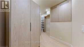 28 DUNSMORE GARDENS | Toronto Ontario | Slide Image Thirteen