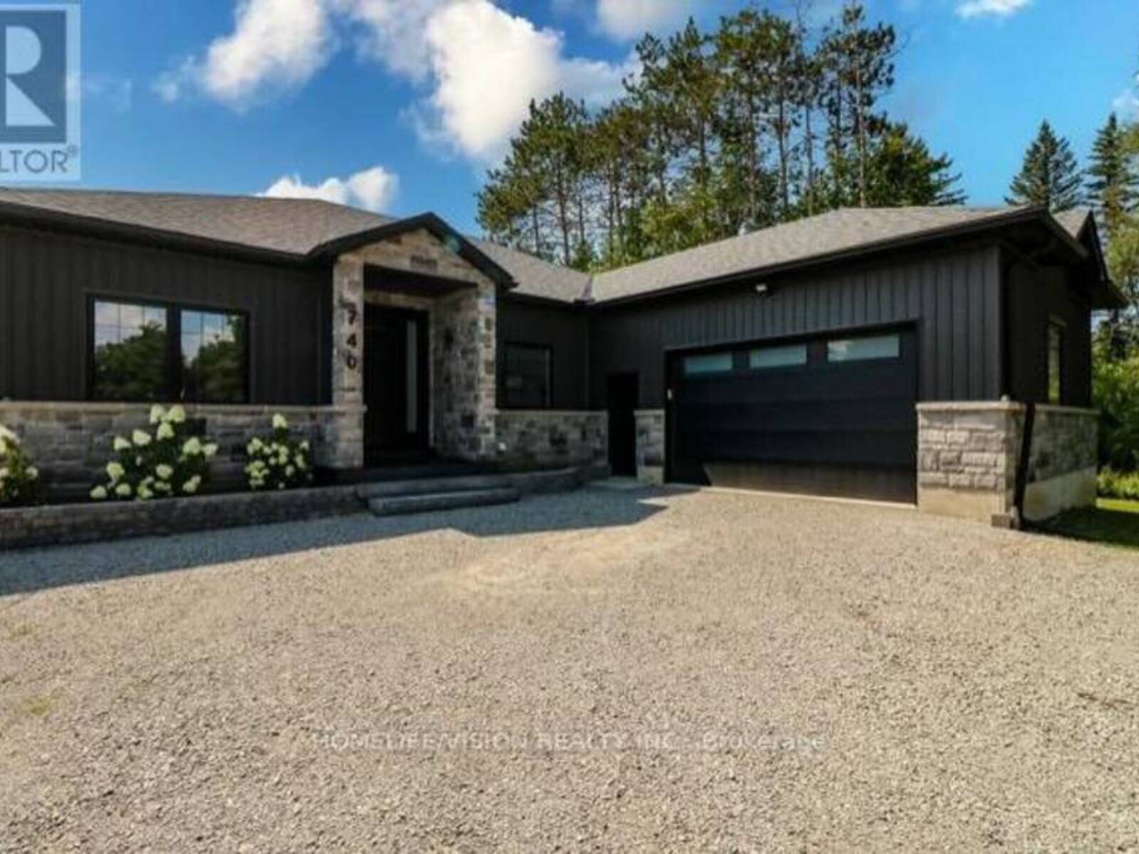 740 MIDLAND AVENUE, Tay, Ontario L0K 1R0