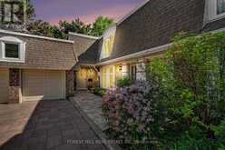 39 JAMES FOXWAY | Toronto Ontario | Slide Image One