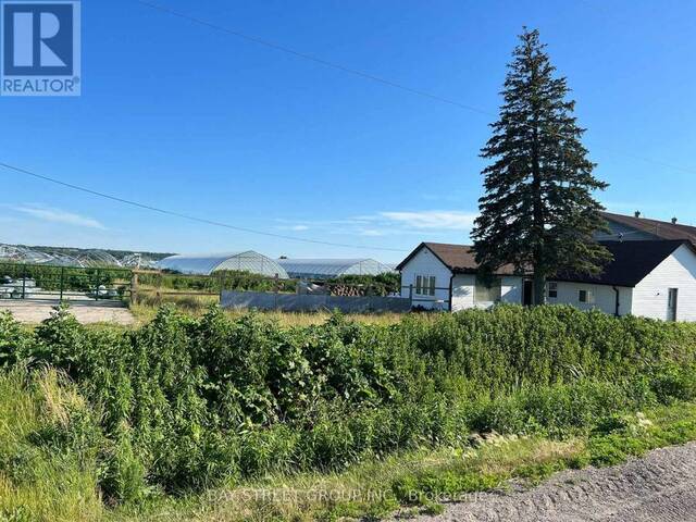 635 STRAWBERRY LANE Newmarket Ontario, L3Y 4V9 - Farm For Sale