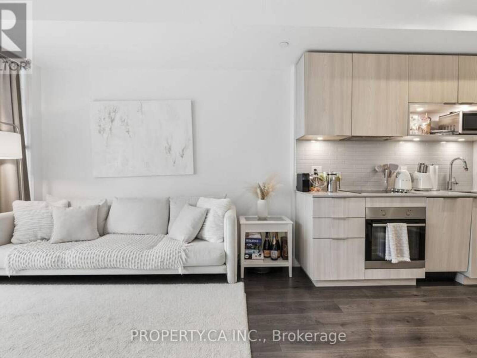 2005 - 20 TUBMAN AVENUE, Toronto, Ontario M5A 0M5