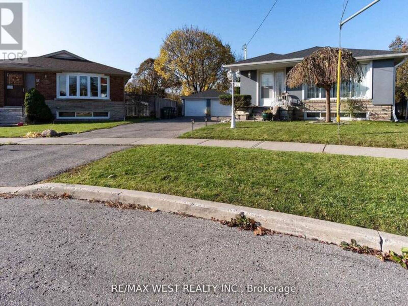 10 PASTRANO COURT, Toronto, Ontario M1M 1X1