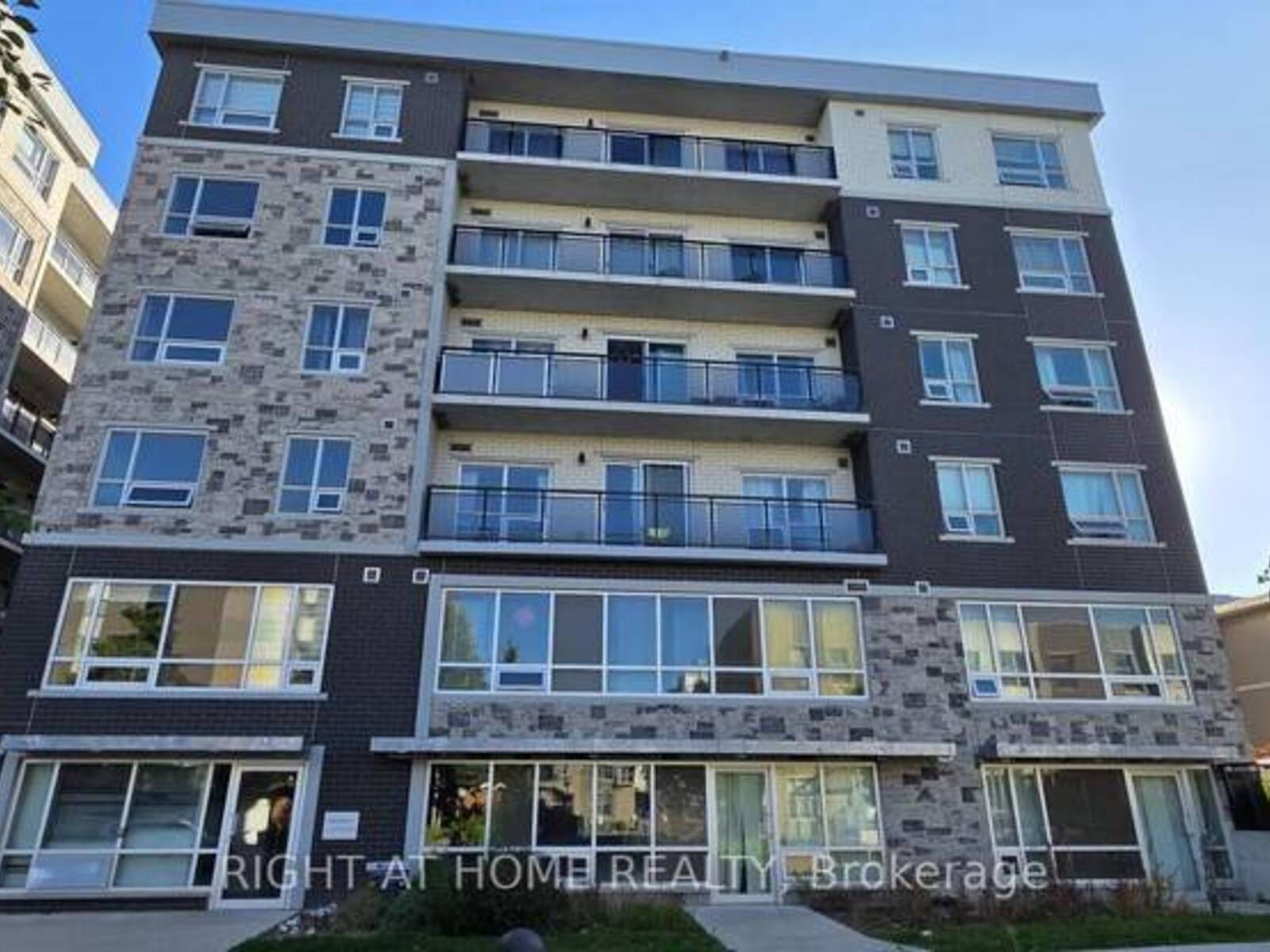206 - 275A LARCH STREET, Waterloo, Ontario N2L 0J1