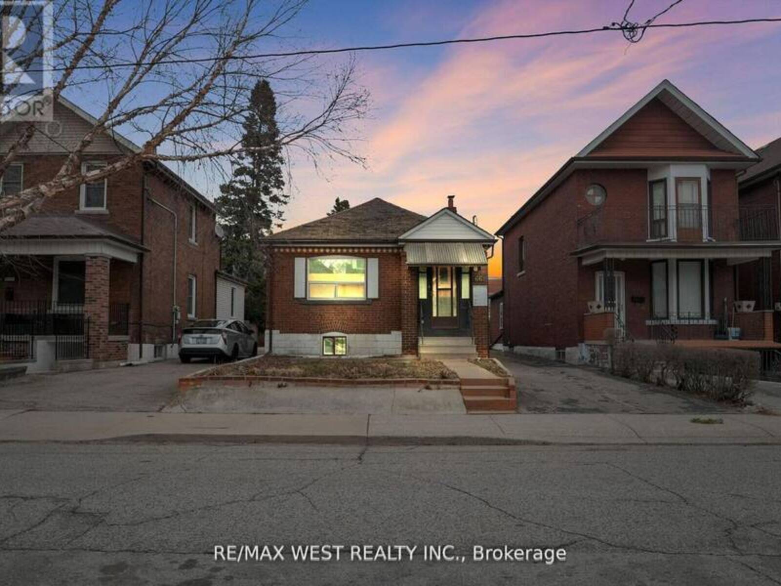 661 BERESFORD AVENUE, Toronto, Ontario M6S 3C4