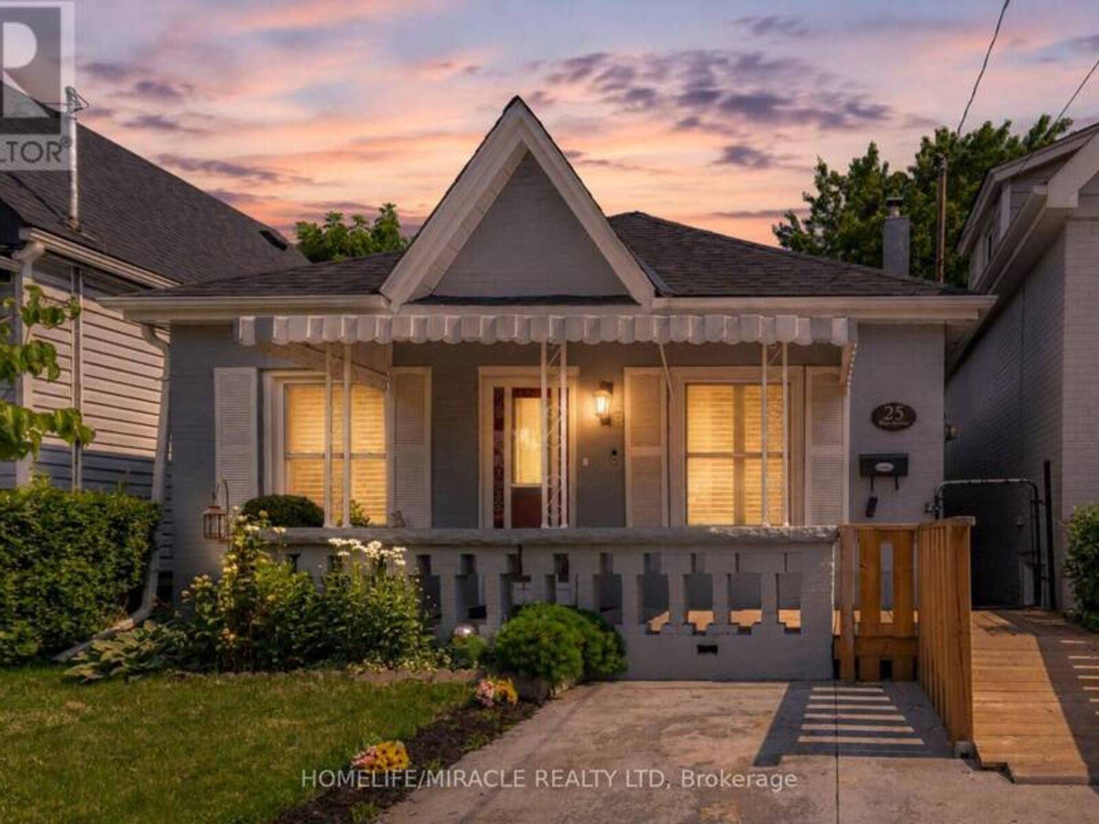 25 HOPE AVENUE, Hamilton, Ontario L8H 2E1