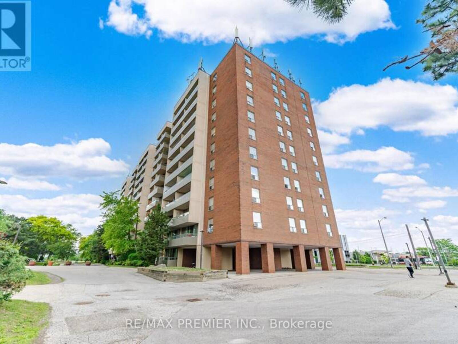 701 - 1 FOUR WINDS DRIVE, Toronto, Ontario M3J 2T1