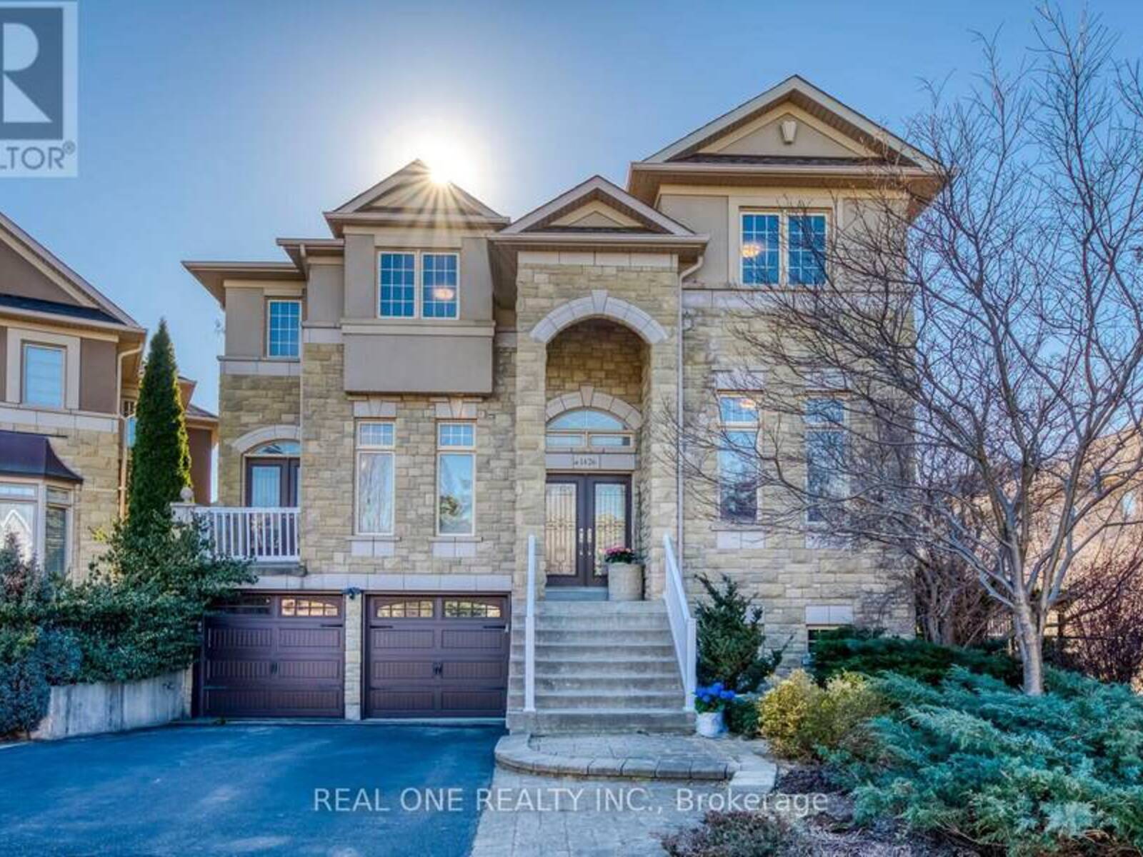 1426 REDWING COURT, Oakville, Ontario L6M 5E6