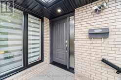 9 TYNEVALE DRIVE | Toronto Ontario | Slide Image Five