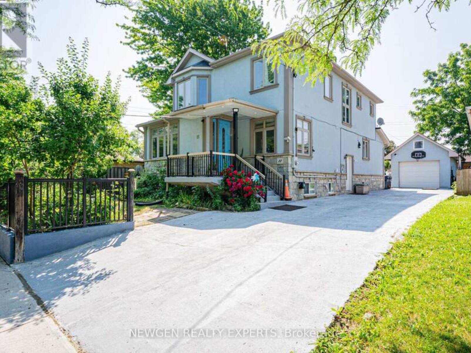 11 BENWAY DRIVE, Toronto, Ontario M9W 1Z2