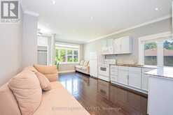 11 BENWAY DRIVE | Toronto Ontario | Slide Image Six