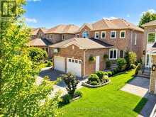 267 PINNACLE TRAIL | Aurora Ontario | Slide Image One