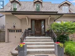 35 YORKDALE CRESCENT Toronto Ontario, M9M 1C2