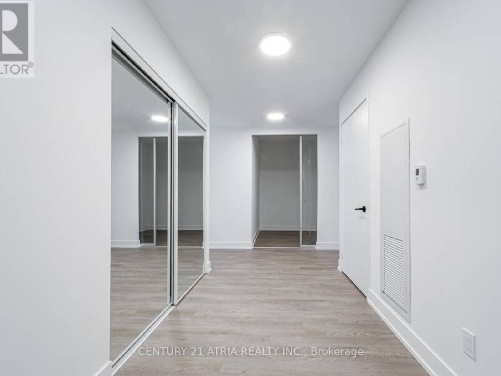 819 - 308 JARVIS STREET, Toronto, Ontario M5A 2P2