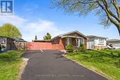79 LOCHEED DRIVE | Hamilton Ontario | Slide Image One