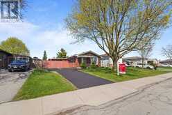 79 LOCHEED DRIVE | Hamilton Ontario | Slide Image Four