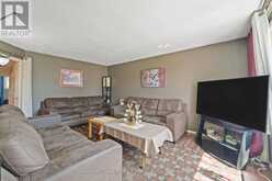 79 LOCHEED DRIVE | Hamilton Ontario | Slide Image Eight