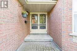 230 MARY ANNE DRIVE | Barrie Ontario | Slide Image Four