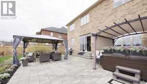 100 TRAIL BOULEVARD | Barrie Ontario | Slide Image Four