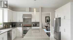 100 TRAIL BOULEVARD | Barrie Ontario | Slide Image Seven