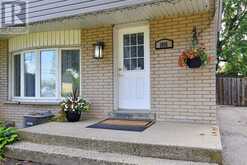 1091 UPPER WELLINGTON STREET | Hamilton Ontario | Slide Image Four