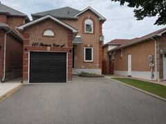137 HUDSON CRESCENT Bradford West Gwillimbury Ontario, L3Z 2Y7